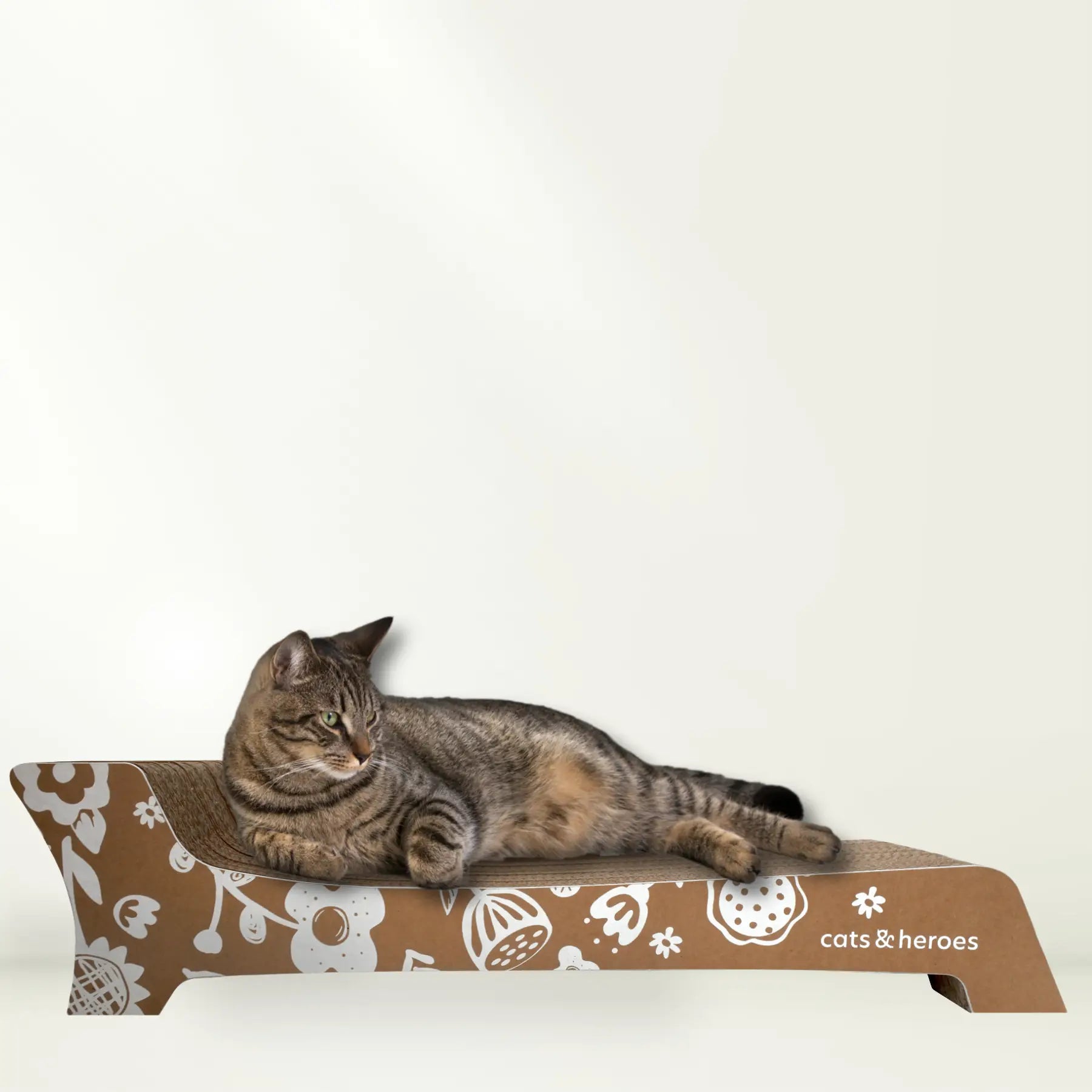 Sofa – duurzaam krabmeubel voor katten met stijl, handgemaakt met impact door onze helden van Madebyheroes.